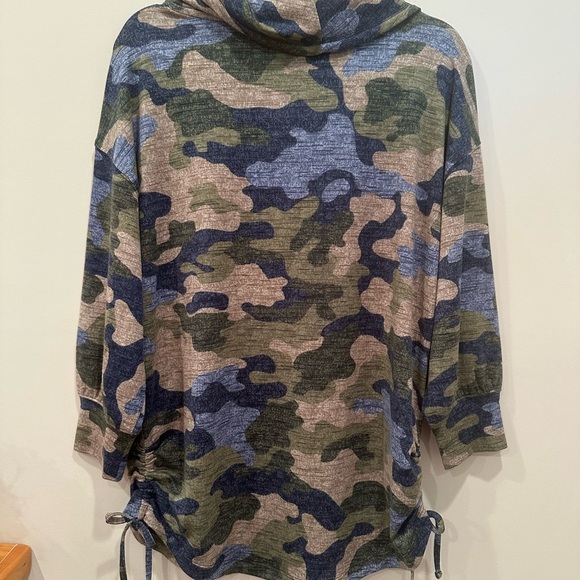 Camouflage Cowl Neck Sweater Ruching on Sides Soft Cozy Fall Sz L - Picture 3 of 10